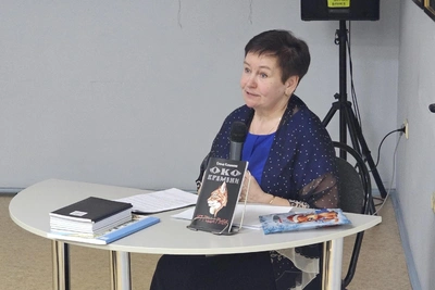 Archaeologist-Approved: Kurgan Teacher Writes Book on Time Travel and Ancient Survival