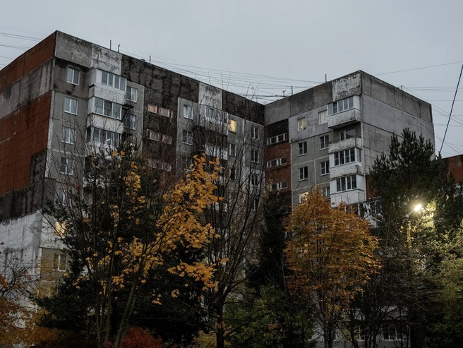 Этот дом будто собрали из разноцветных кубиков | Источник: Александр Куренной / 76.RU