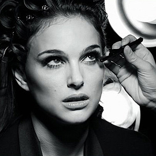 Пристальный взгляд: Натали Портман в рекламе Dior