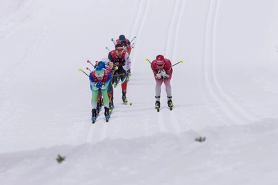 Забалуев опередил Большунова в эстафете на Сахалине
