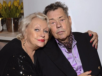 Жена Караченцова: «Мы молимся и ищем деньги на химию»