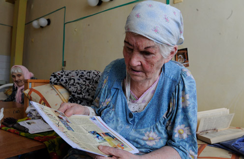 Антонина Ивановна очень обрадовалась прошлогодней статье из "СтарХита", где мы писали о ней и ее соседях по дому престарелых