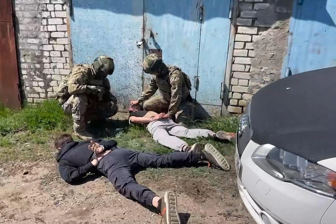 Братьев задержали возле гаража-лаборатории | Источник: УФСБ по Волгоградской области