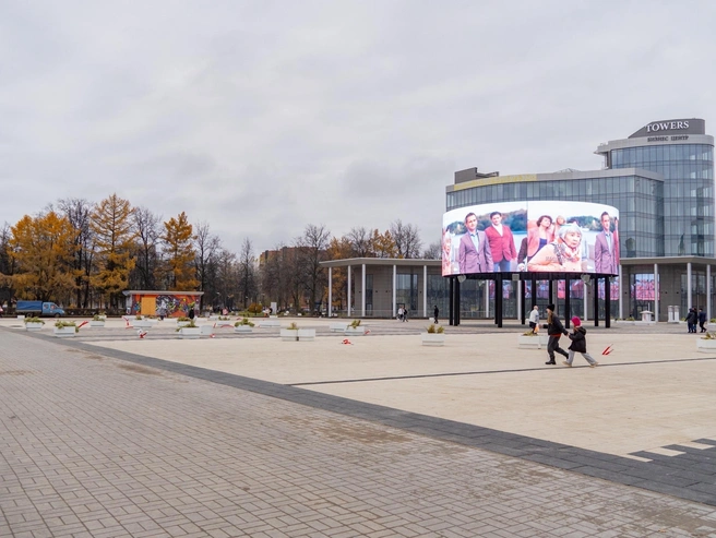 Жители Ярославля тестируют новое плиточное покрытие | Источник: Кирилл Поверинов / 76.RU