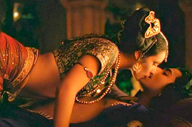Самые скандальные и эротические моменты в индийском кино