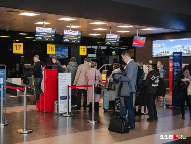 Задерживаются рейсы и на вылет, и на прилет | Источник: Лина Саитова / 116.RU