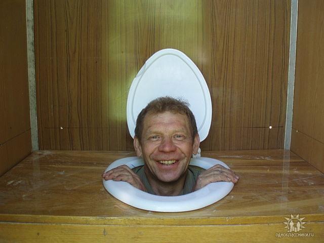 Нижегородец сделал лифт-туалет на даче — интернет «взорвался» от восторга и шуток. Мы поговорили с мастером