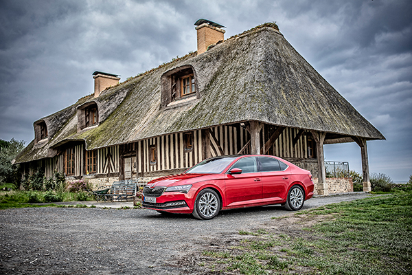 Обновленный Škoda Superb: тест-драйв в нормандском формате