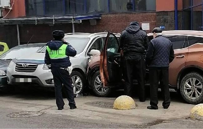 Автомобилисту, который перепутал педали и наехал на людей у ТЦ на Гражданском, пришлось оплатить их моральные травмы | Источник: Прокуратура г. Санкт-Петербурга