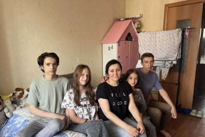 Наталья Романова награждена региональной медалью «Материнская слава» | Источник: официальный MAX-канал «Поддубный»
