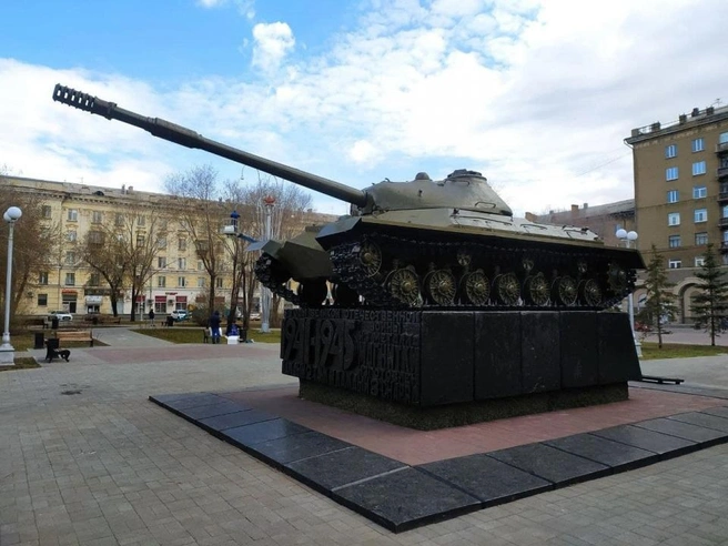 Площадь Победы в Магнитогорске в зимние праздники будет охраняться ООО ЧОО «ЩИТ» | Источник: «Магнитогорск» / Vk.com