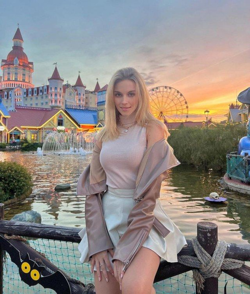 «Краса России» Дарья Луконькина поехала во Вьетнам, чтобы побороться за титул «Мисс Земля»