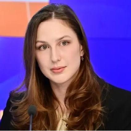 <p>Анастасия Семенова</p>