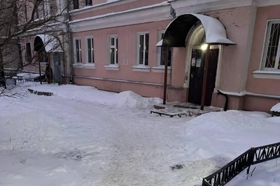 Казанец годами помогает дворнику убирать снег во дворе