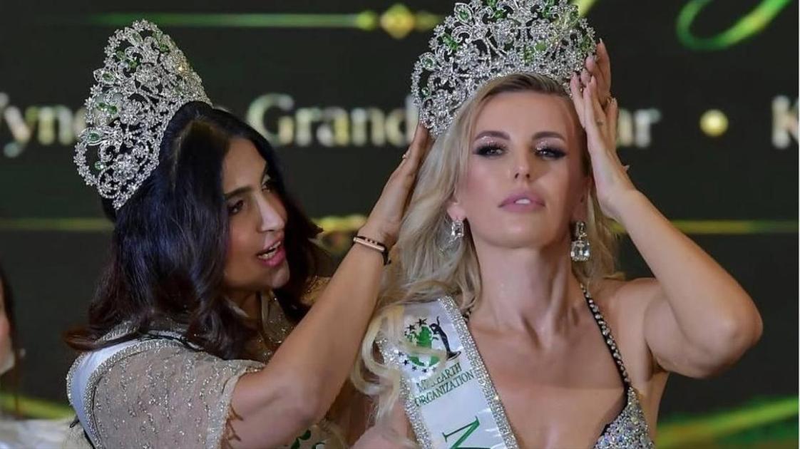 Многодетная мама из России обошла 40 соперниц и стала «Миссис Земля-2026»