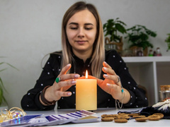 Гадание по картам Таро на октябрь 2023 для каждого знака зодиака — кому повезет?