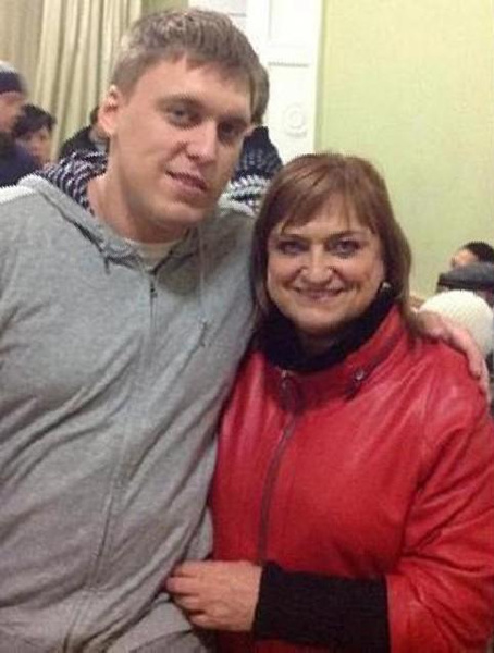 Уехавший из России Незлобин: «Мне мама звонит и плачет, говорит, что скучает — тянет с собой пострадать»