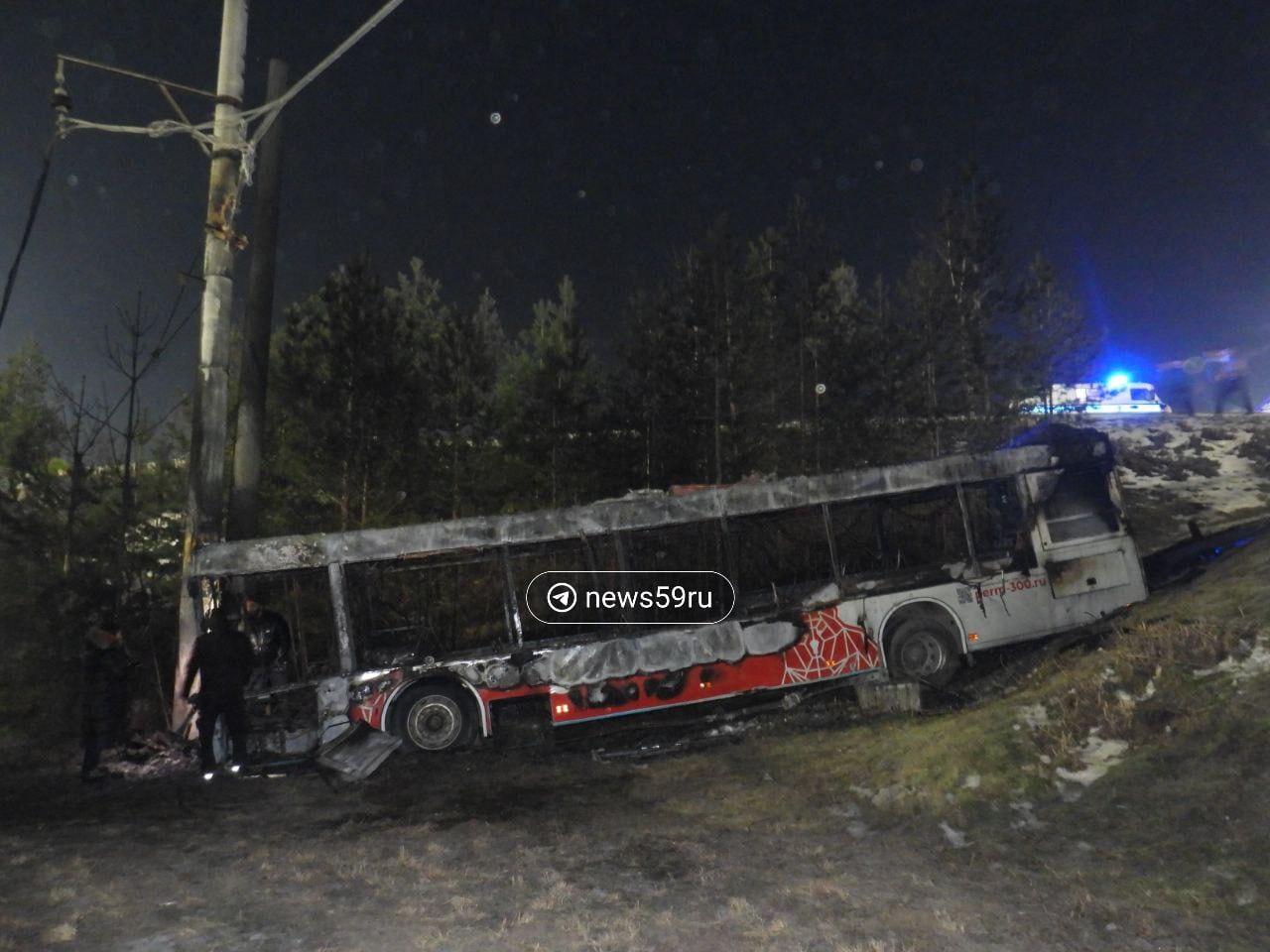 Ожоги или травмы? Узнали о состоянии пострадавших в ДТП с автобусом, который вылетел с моста и загорелся