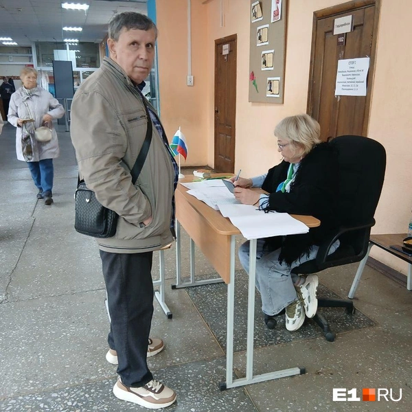 Также избиратели требовали приструнить мигрантов | Источник: Роман Марьяненко / E1.RU