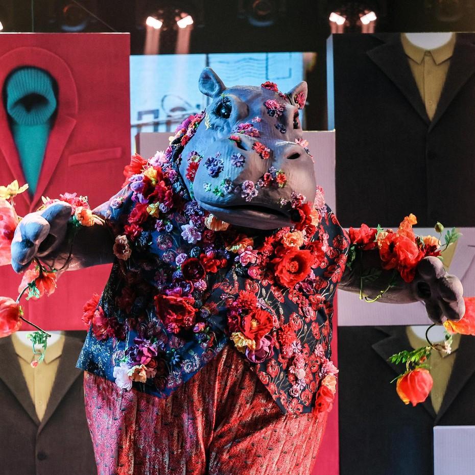 «Захотелось кинуть в вас свое нижнее белье»: в шоу «Маска» разоблачили Гиппопотама