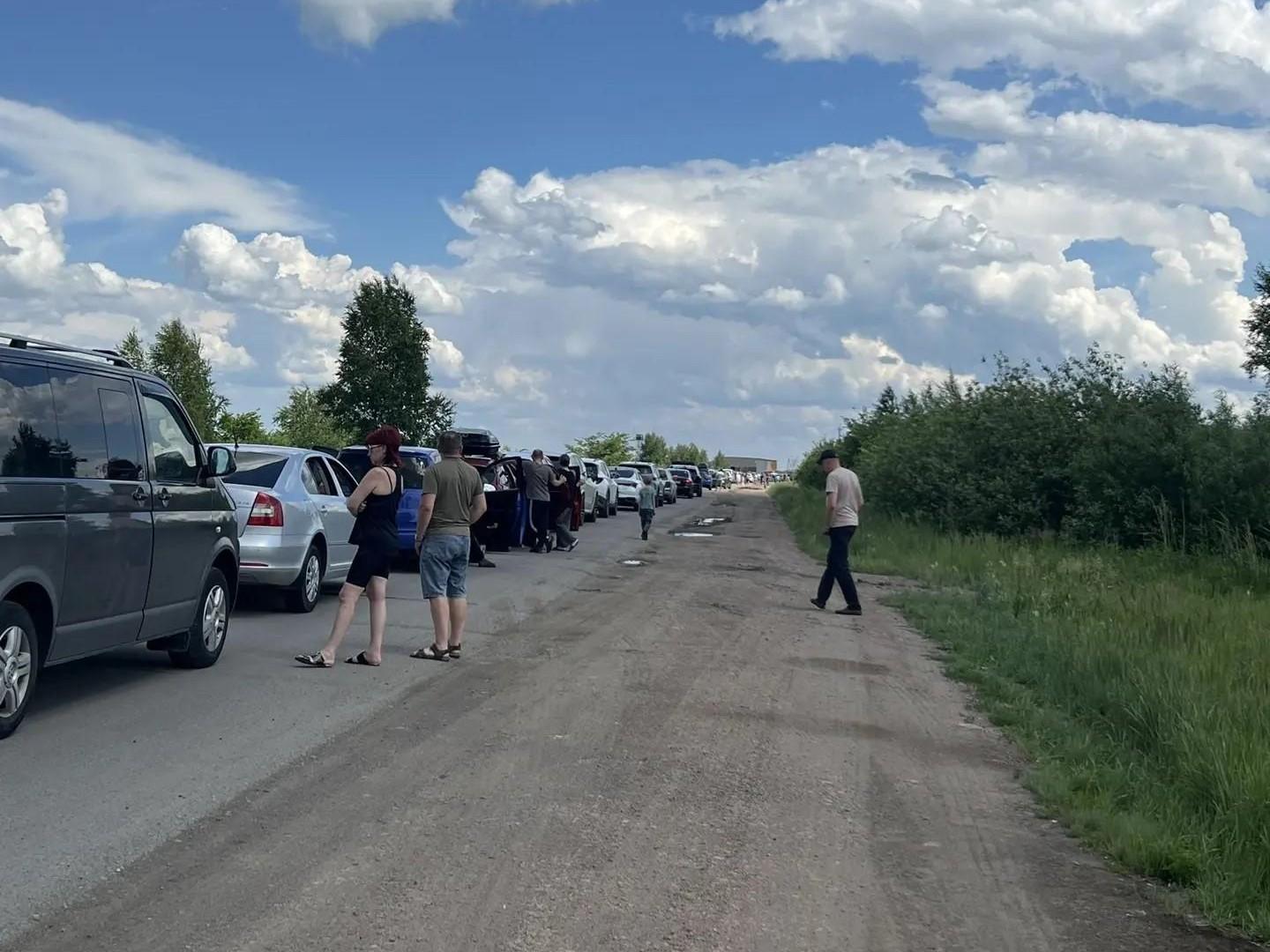 «Ожидание по 4-5 часов». Граница Челябинской области с Казахстаном встала в пробку