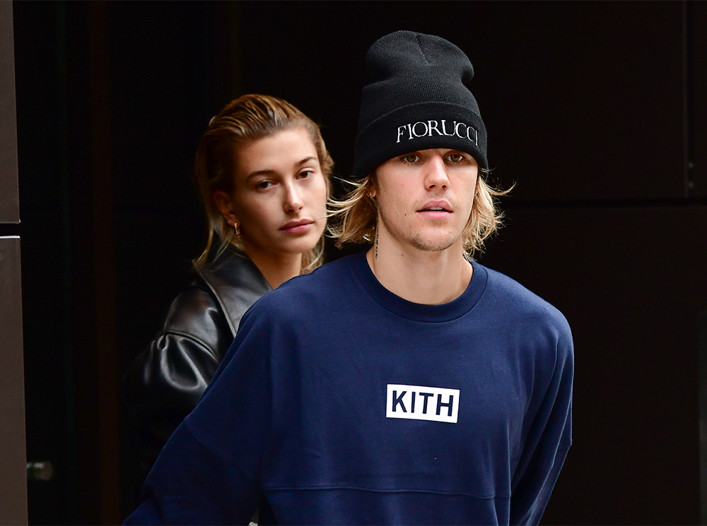 Джастин Бибер и Хейли Болдуин через сутки после того, как СМИ взорвались новостями об их, якобы, состоявшейся 13-го сентября свадьбе. | marieclaire.ru