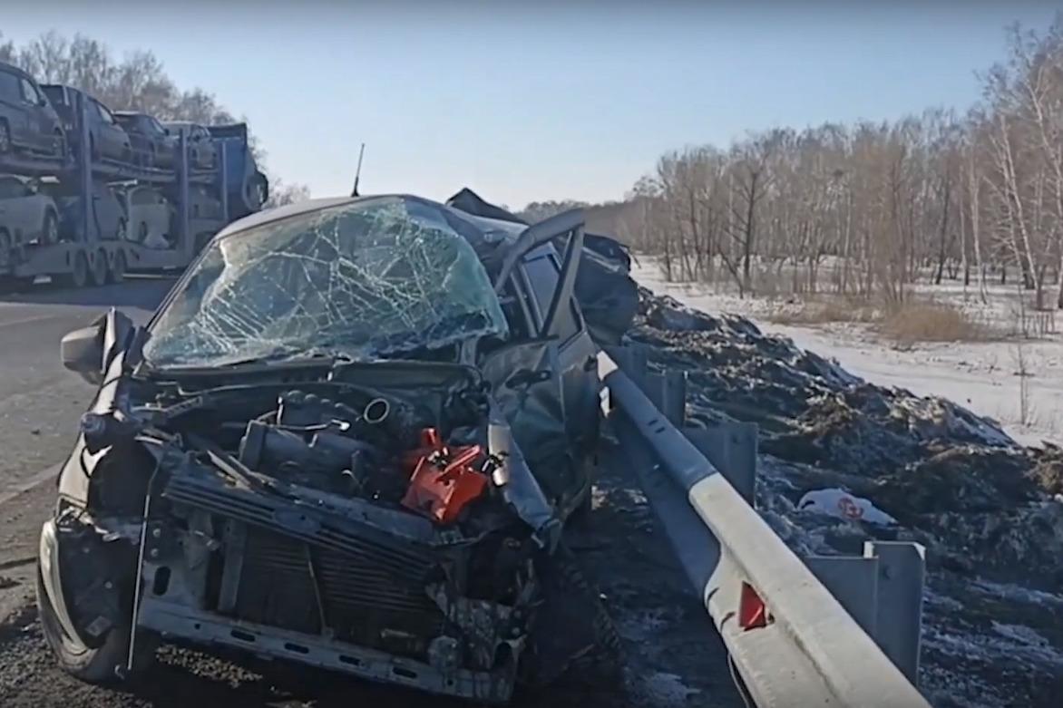 В Омском районе «Лада Калина» влетела в грузовик — пострадали пятеро детей  - 23 марта 2024 - НГС55.ру