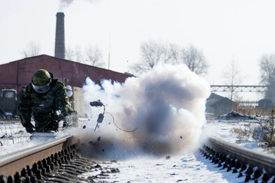 Антитеррористические учения на Батарейной с роботами и дронами