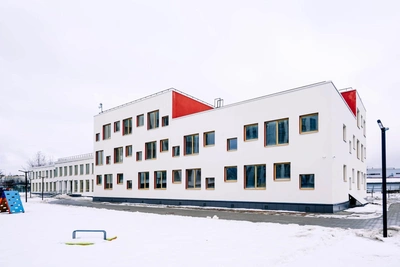 На Пискаревском проспекте возвели школу и детский сад