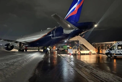 Самолет выехал с дорожки в аэропорту Казани