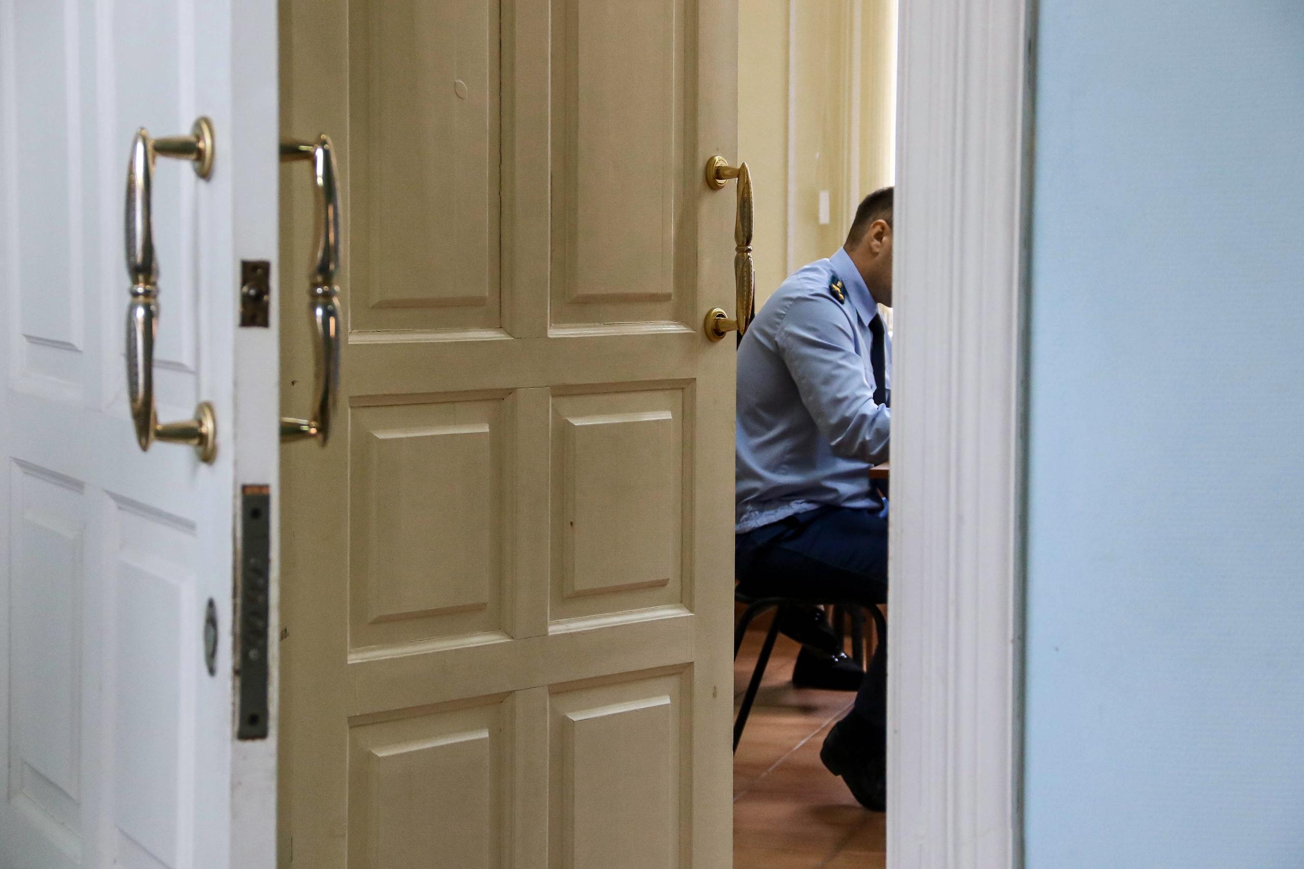 Нижегородец несколько метров протащил на капоте сотрудника ФСБ. Теперь ему грозит реальный срок