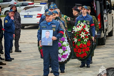 Тысячи простились с героем-пожарным в Нижнекамске