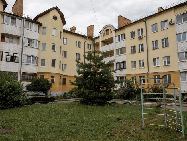 Эти дома возведены в 2005 году. | Источник: Александр Куренной / 76.RU