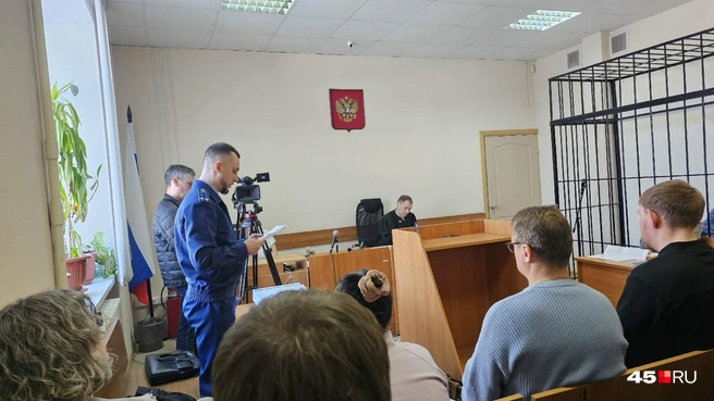 Прокурор зачитывает обвинение | Источник: Дарья Никитченко / 45.RU
