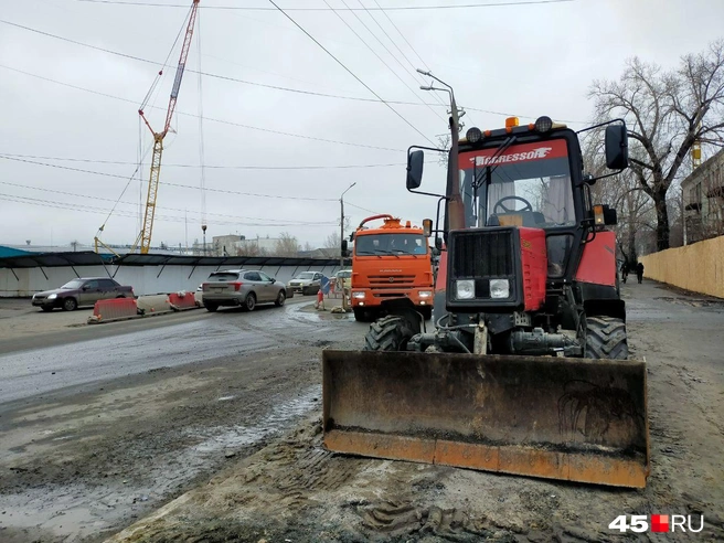 В час пик здесь пробка | Источник: Надежда Тихомирова / 45.RU