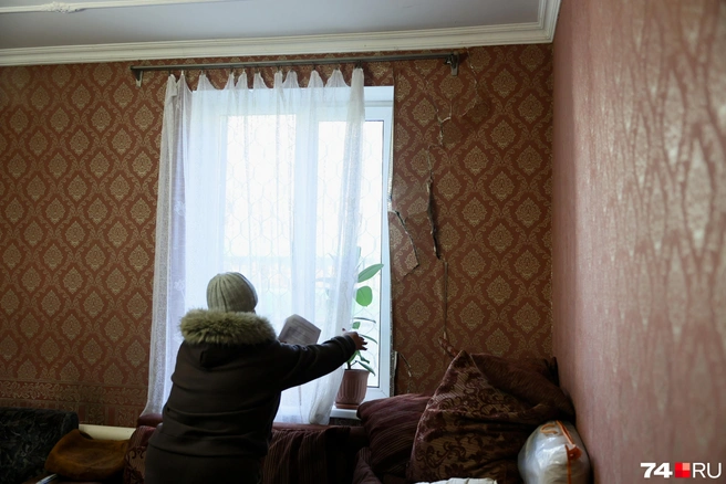 Во всех&nbsp;— сквозные трещины | Источник: Михаил Шилкин