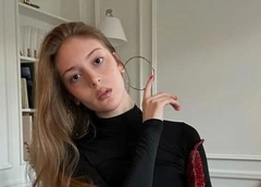 Приталенное платье, фата: 21-летняя внучка Никиты Михалкова вышла замуж
