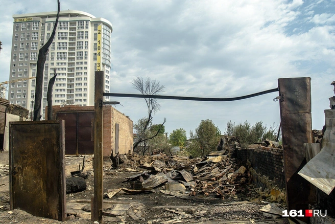 Жителям высоток, примыкающих к месту пожара, разрешили вернуться в свои дома