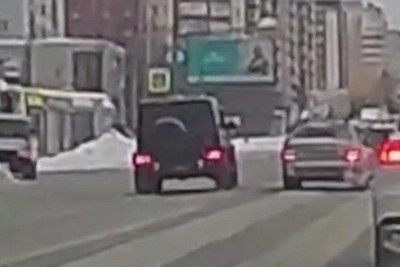 В Новосибирске «Гелендваген» нарушил пять правил