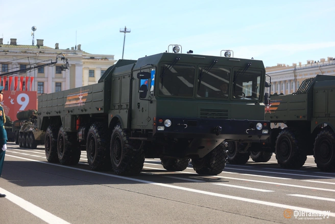 По центру города пройдут колонны военных | Источник: Сергей Михайличенко / FONTANKA.RU