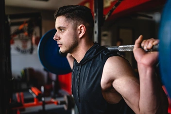 Бодибилдинг как диагноз: ученые выявили опасные последствия этого увлечения