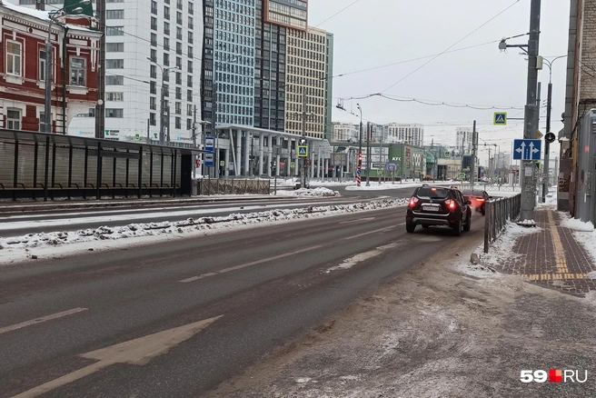 Если вам нужно съездить куда-то, то лучшее время для этого — утро 1 января. Отсутствие пробок гарантировано | Источник: Мария Квашнина