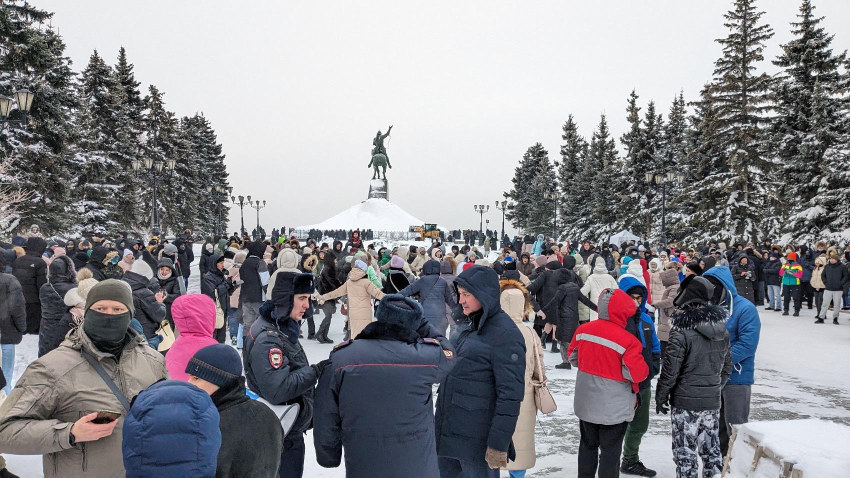 Как прошли митинги в поддержку Фаиля Алсынова в Баймаке и Уфе - 19 января  2024 - УФА1.ру