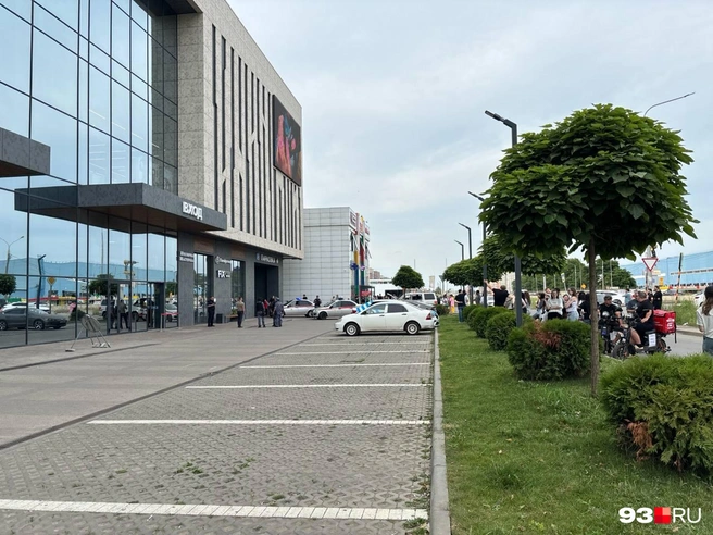 West Mall | Источник: Никита Зырянов 