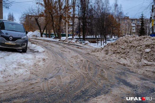 Если мороз, то скользко! Если тепло, то каша! Уфимцы, вы чего хотите?  | Источник: UFA1.RU / Булат Салихов