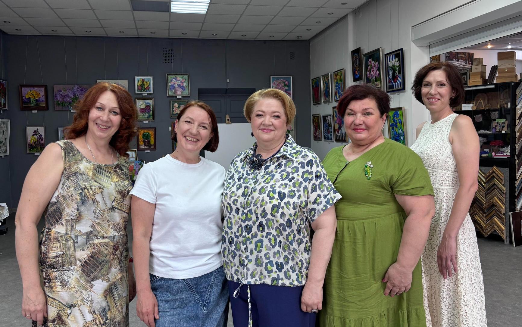 В Ярославле прошла выставка натюрмортов «Цветы и гранаты вдохновили адвокатов»