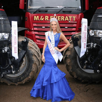 Звезда конкурса «Мисс Англия» Милли Эвератт ушла из моделей и стала водить грузовик (фото)