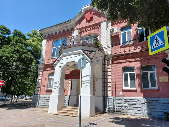 Крыша больницы находится в плачевном состоянии | Источник: Городская клиническая больница № 1 Краснодара / Vk.com