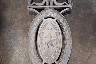 На мосту в Липецке смонтировали массивное ограждение