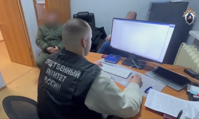 Мужчину задержали и доставили в Следственный комитет | Источник: СКР Челябинской области